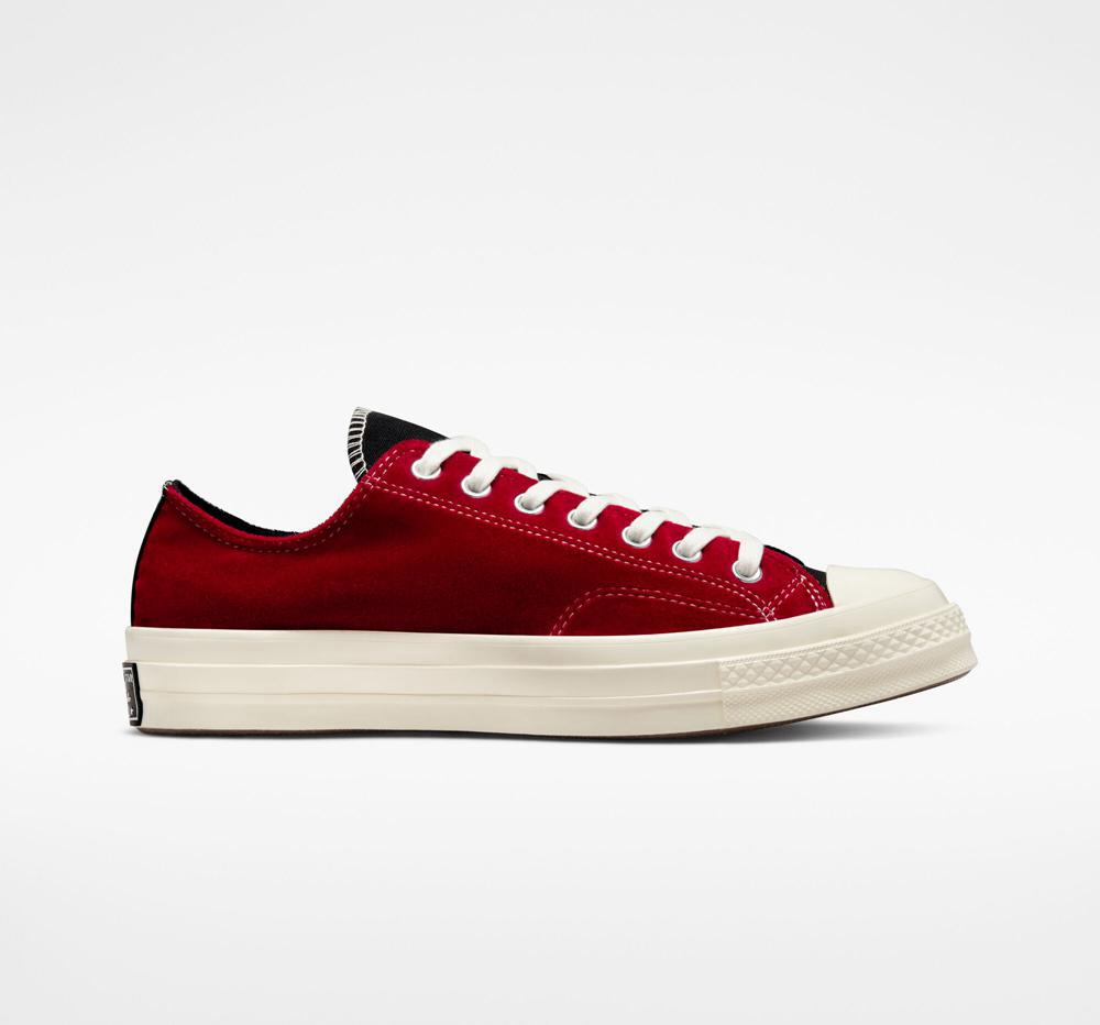 Black / Red / Egret Men's Converse Chuck 70 Beyond Retro Velvet Unisex Low Tops India | DTSZ-61872