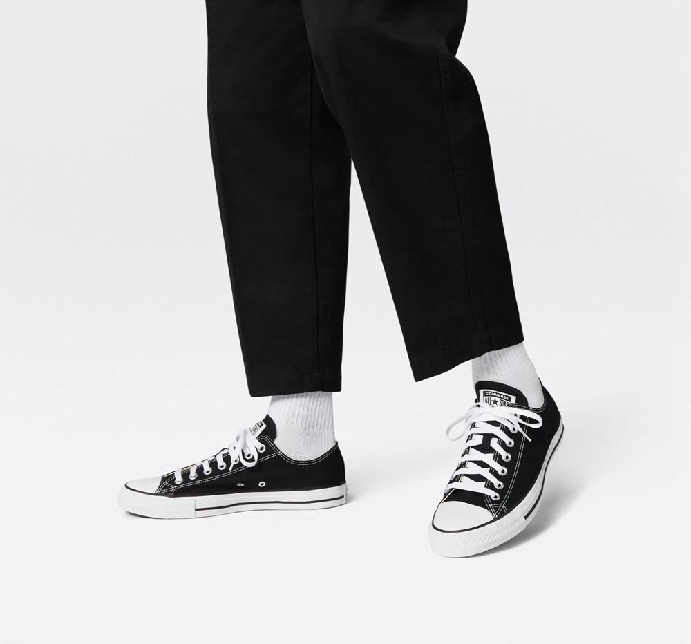 Black Men's Converse Chuck Taylor All Star Classic Unisex Low Tops  India |  QTJE-14270